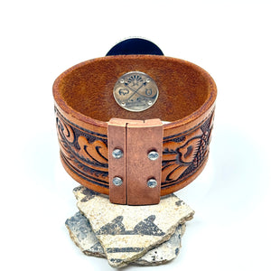 Magnetic clasp on western leather cuff
